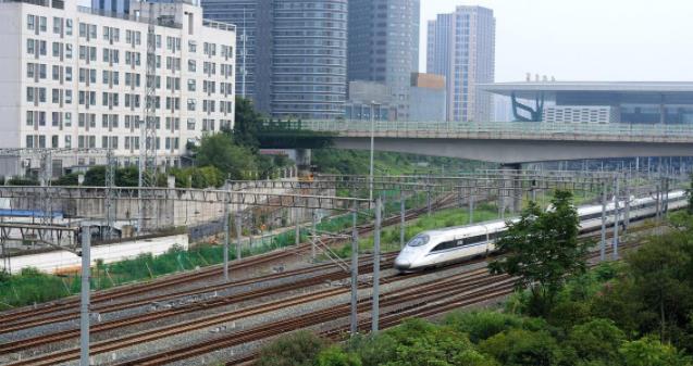 高铁高速建设项目征地怎样补偿（修高铁占农村房屋怎么赔偿）