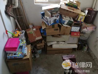 业主在楼道堆放杂物违法吗 法律依据