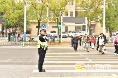 中华人民共和国道路交通安全法（摩托车闯红灯扣几分罚多少钱）