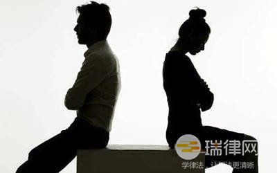 男方不同意离婚该怎么判（男方不同意离婚最多能拖多长时间）